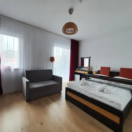 בית אירוח & *