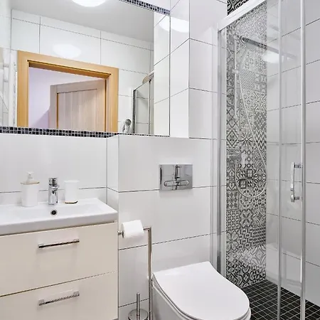 منزل للإقامة & *