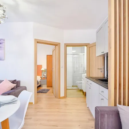 & منزل للإقامة *