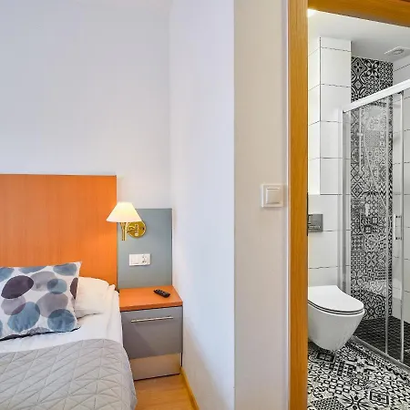 בית אירוח & וובה