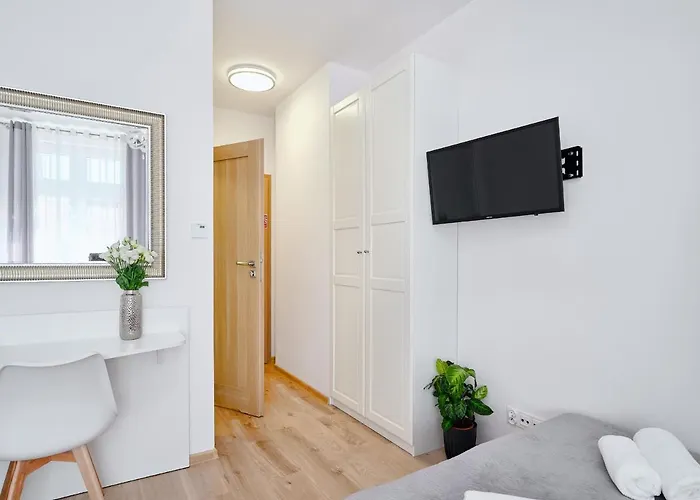 Kwatera prywatna & *